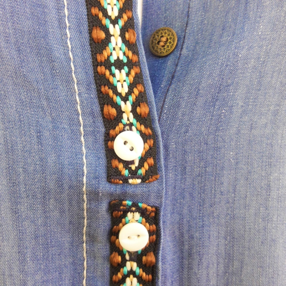 Miss Me Shirt Dress Chambray Embroidered Trim Decorative Buttons Pockets XS - Picture 4 of 8